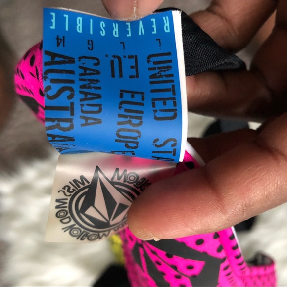 Miss Mod Volcom Reversible Bikini Top Only - Picture 4 of 4